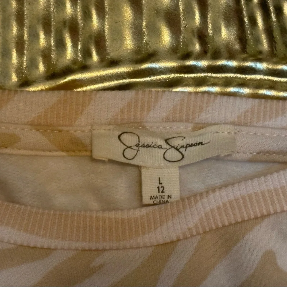 Jessica Simpson Gold and Cream Top - Picture 7 of 7